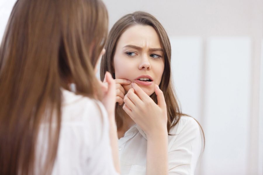 خوردن مواد خوراکی شیرینی چه تاثیری روی پوست دارد؟

