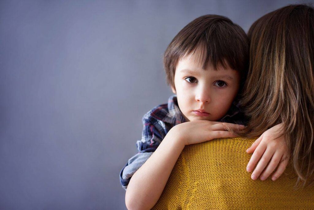 2e1ax_content_entry_blog-Sad-Little-Child-Boy-Hugging
