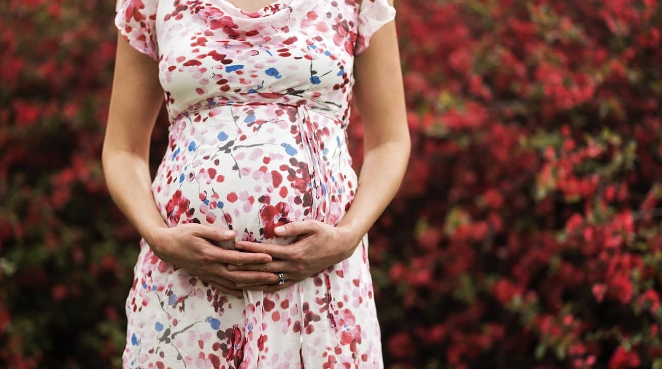 pregnant-woman-dress