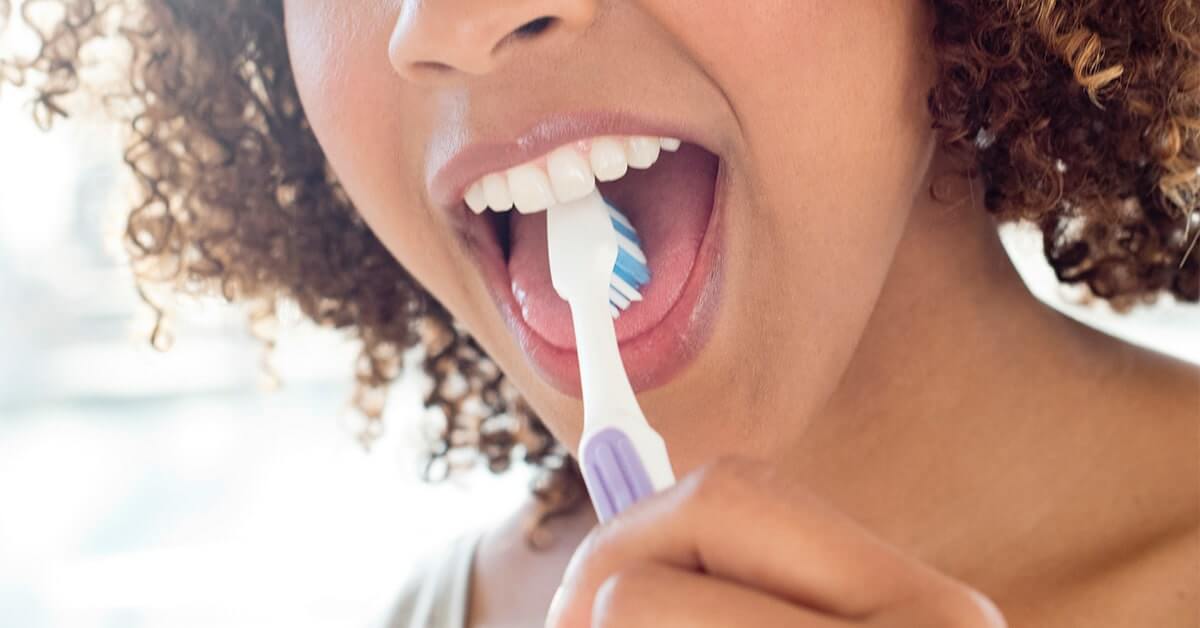 چگونه دهانی خوشبو و زبانی تمیز داشته باشیم؟