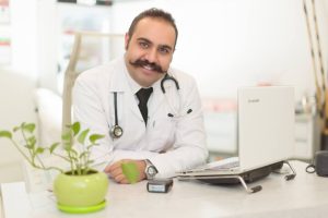 کلینیک زیبایی دکتر سعید قزلباش کرمانشاه