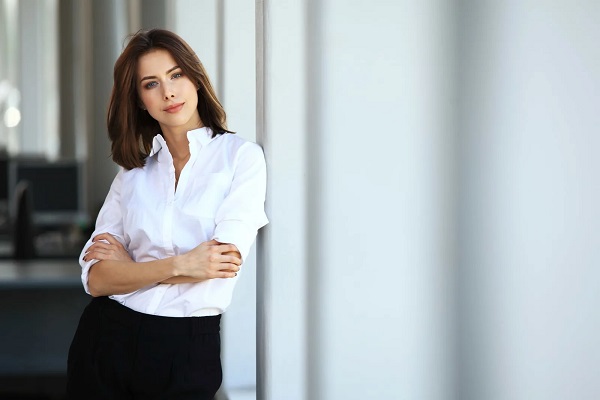 چگونه یک زن قوی وکاریزماتیک باشیم؟