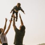 سلامت روان خانواده: راهکارهای عملی برای خانه‌ای شاد و پرآرامش