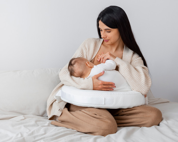 شیردهی موفق: راهنمای کامل فواید، روشها و چالشهای شیر مادر