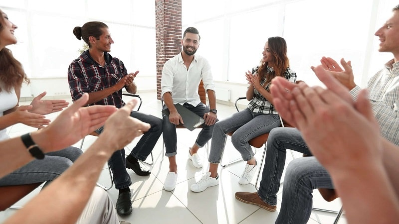 فواید گروه درمانی