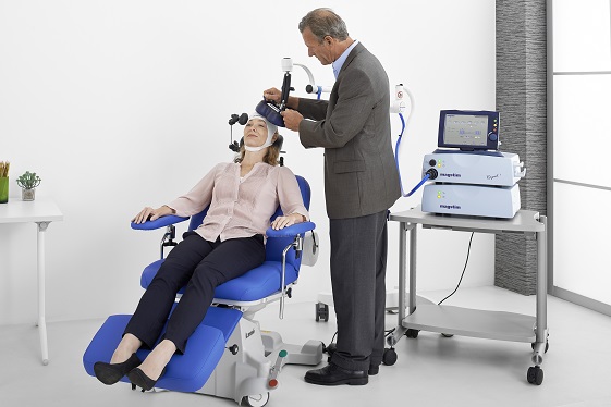 روانپزشک کیست؟ پزشک متخصص سلامت روان، تفاوت‌ها و درمان‌ها